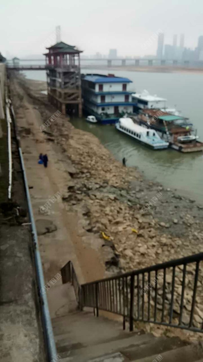 省人民医院对面