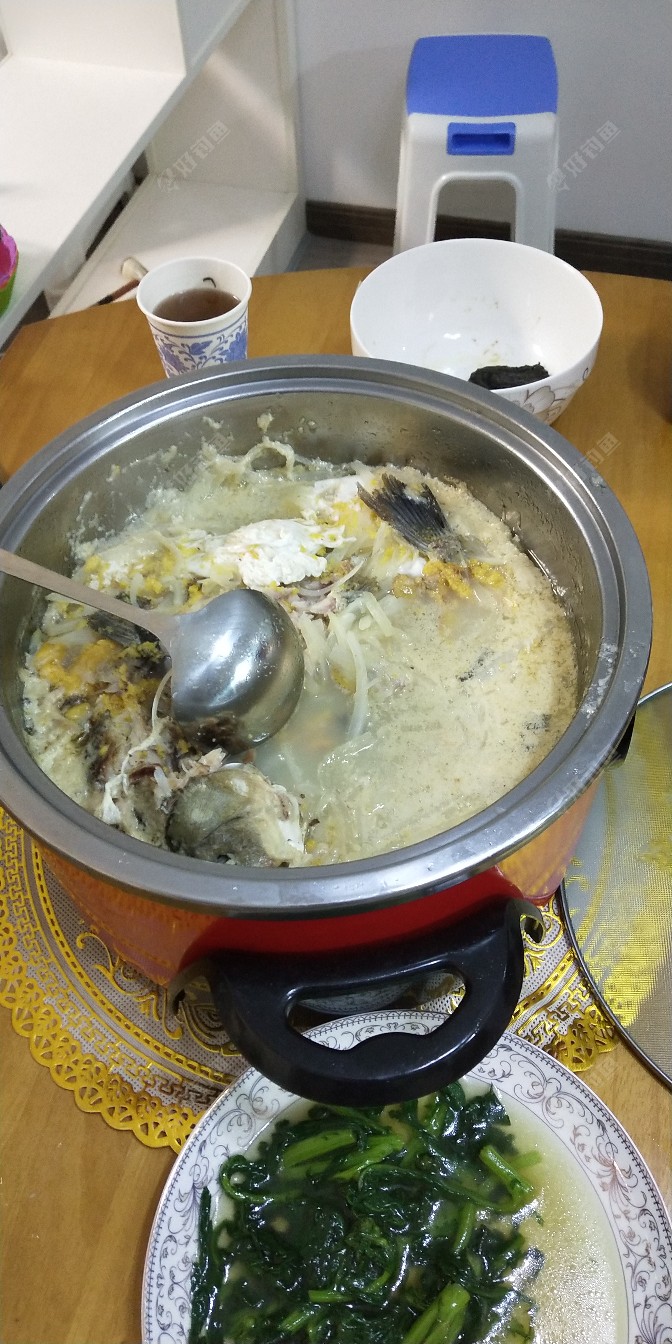 鲫鱼炖萝卜丝,儿子的最爱!
