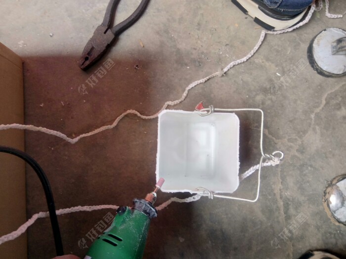 不好用，换工具，破刀片儿一枚，继续～～干～～