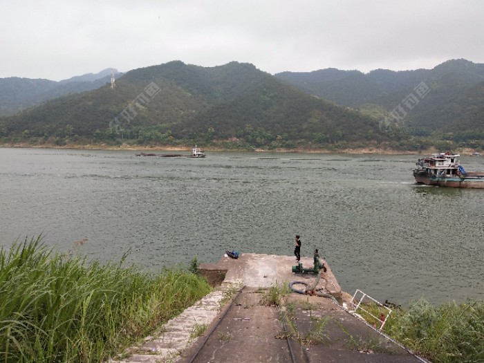 到达钓点，环境还是上次那样，二个字舒服