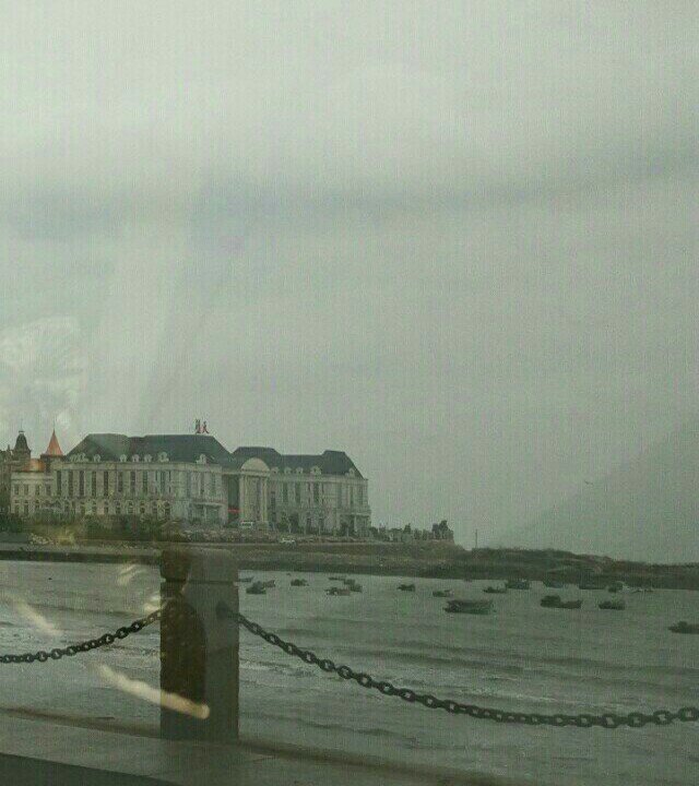 烟台市莱山渔人码头附近海边