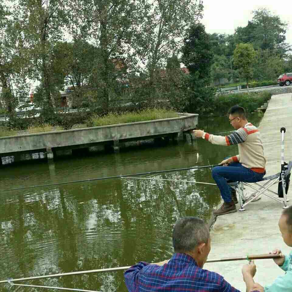 黄许广平清水堰塘