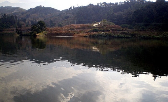 羊角田池塘垂钓