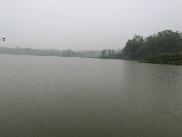 火石山废弃矿窑