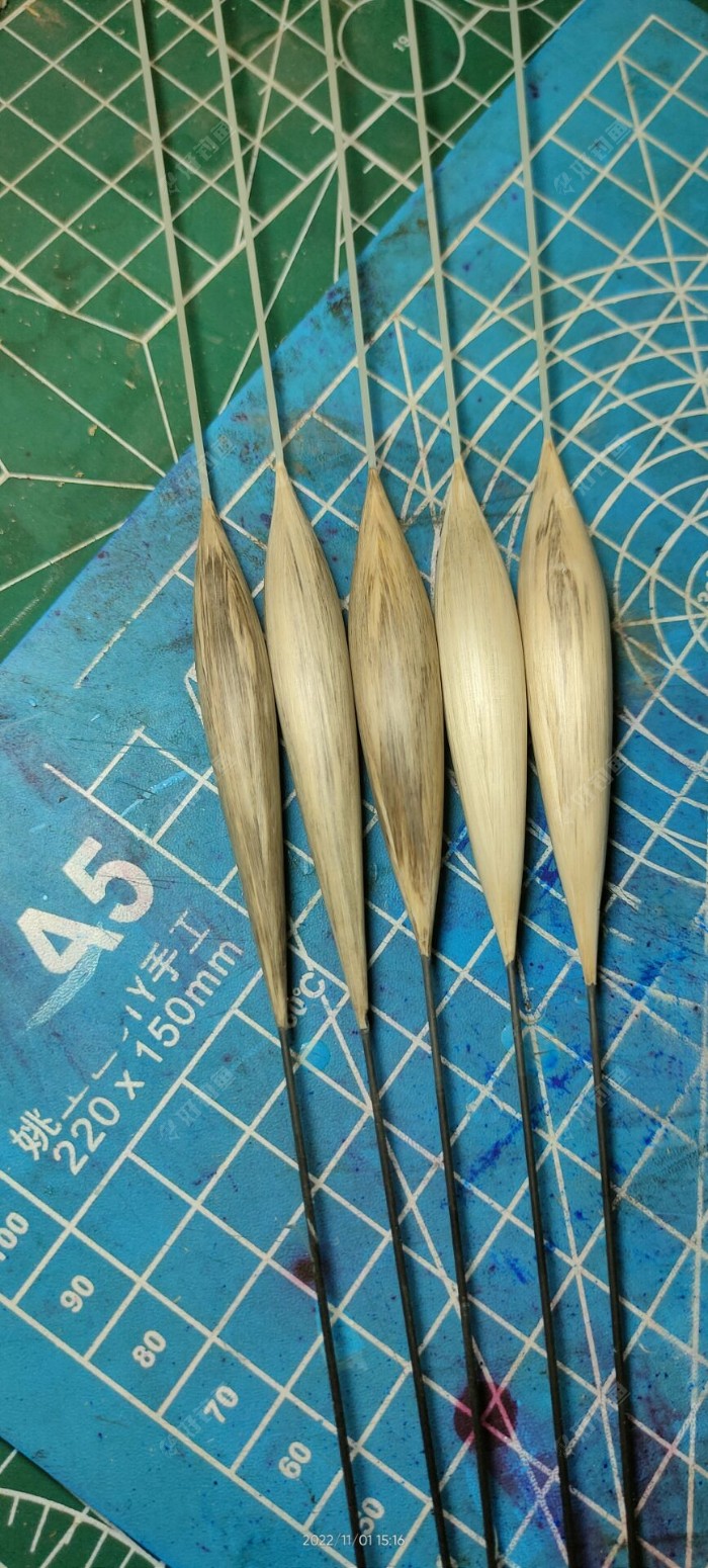 坯子可算弄出来了，皮是真的厚啊，差点没把荻刀弄报废，不过有惊无险，建议先刮皮再塑直塑圆