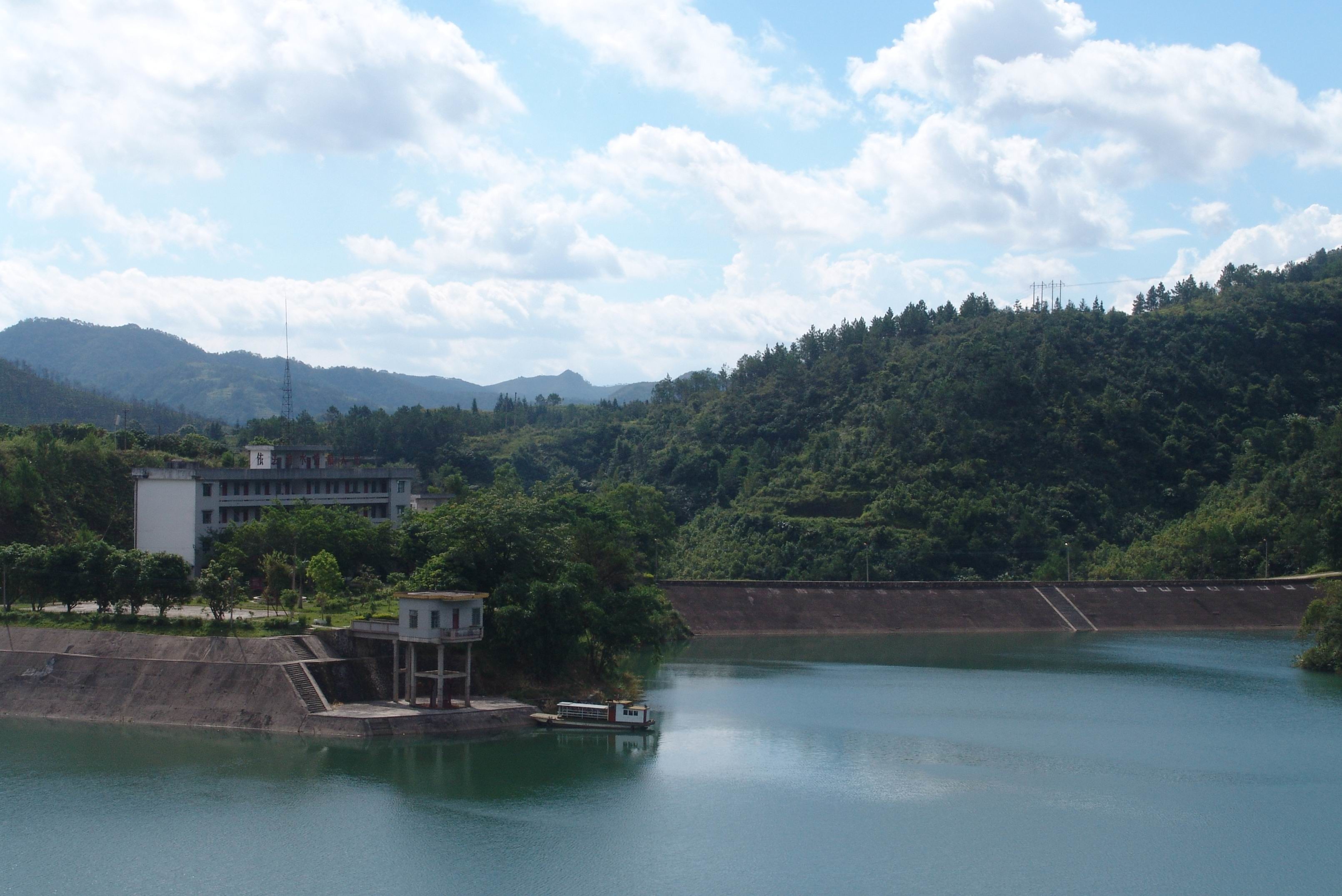 平湖罗山水库图片