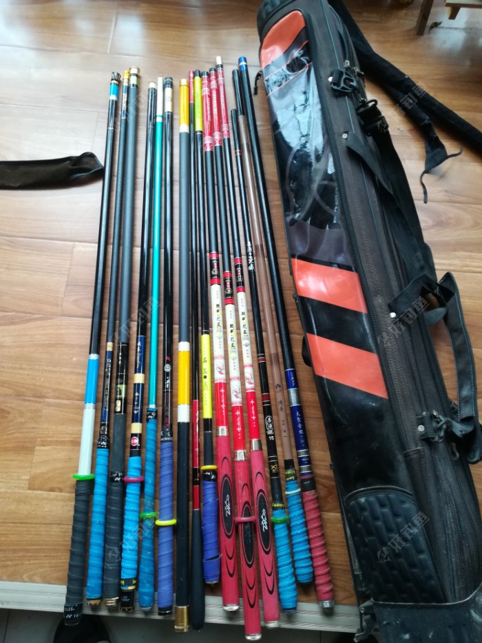 出鱼竿家里实在放不下了带价来