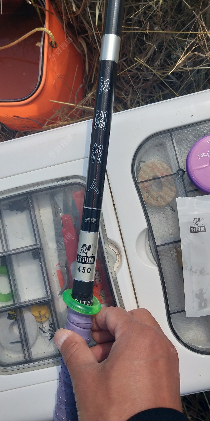 今天就用江湖猎人4.5的赤壁杆!