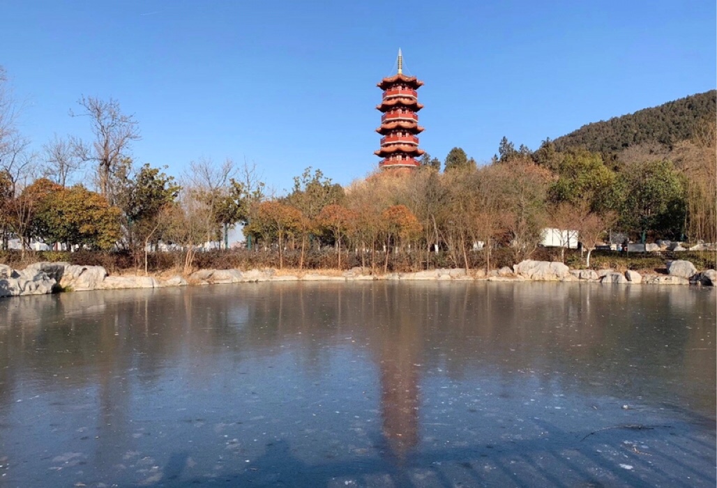 冬天里的徐州云龙湖风景区